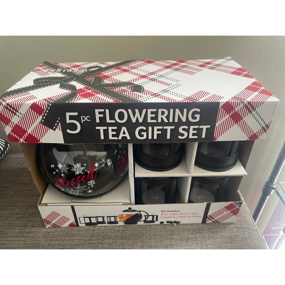 New Primula - Teapot w/ 4 mugs and infuser 5 Pieces Total